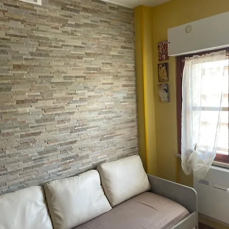Apartment Scacciapensieri House
